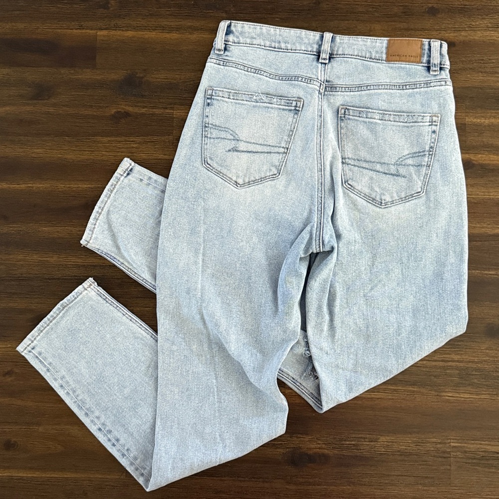 American Eagle Stretch High-Rise Straight Ripped Knee Mom Jeans Size 6 Long - Picture 7 of 10